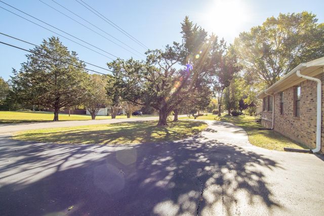 841 SANFORD ST, Henderson, TN 38340