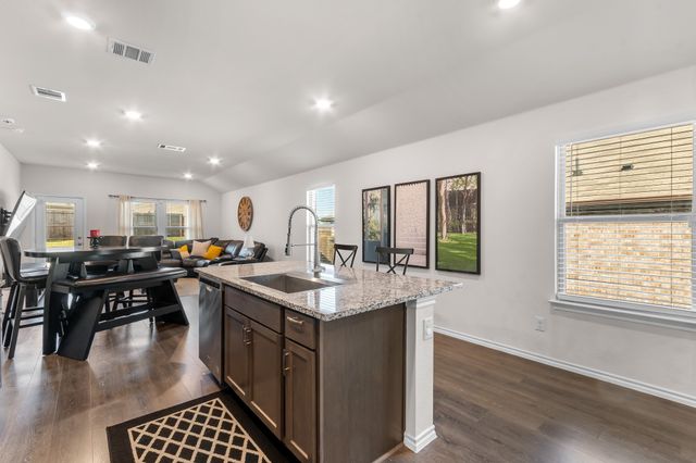 2076 Puma Street, Crandall, TX 75114