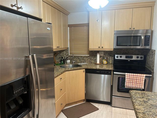 8900 Washington Blvd 405A, Pembroke Pines, FL 33025