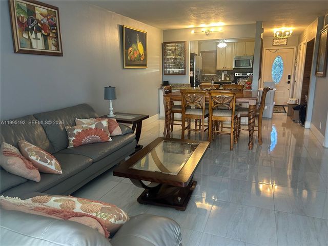 8900 Washington Blvd 405A, Pembroke Pines, FL 33025