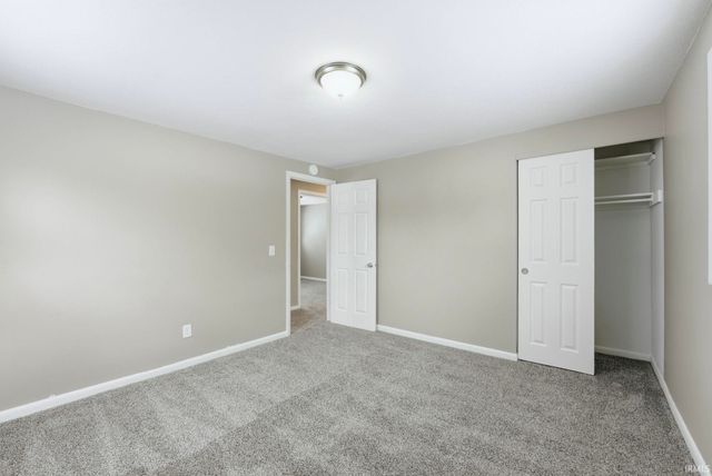 5717 N Brookwood Drive, Fort Wayne, IN 46835