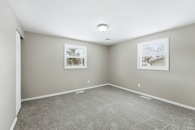 5717 N Brookwood Drive, Fort Wayne, IN 46835