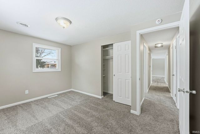 5717 N Brookwood Drive, Fort Wayne, IN 46835