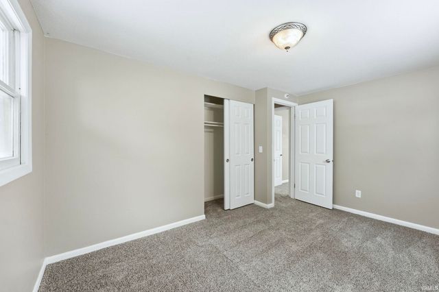 5717 N Brookwood Drive, Fort Wayne, IN 46835