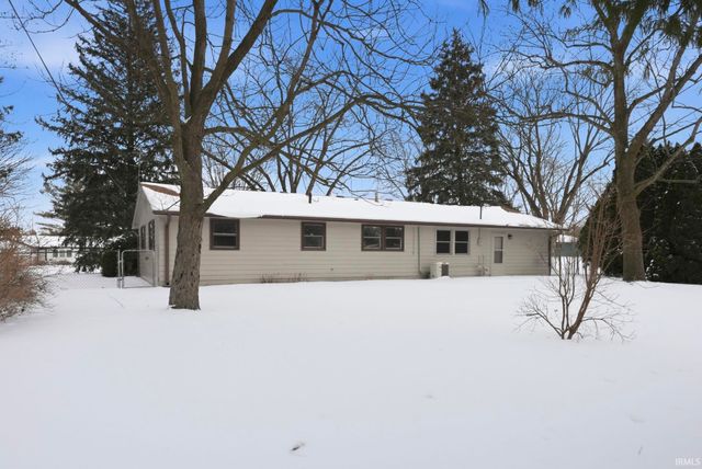 5717 N Brookwood Drive, Fort Wayne, IN 46835