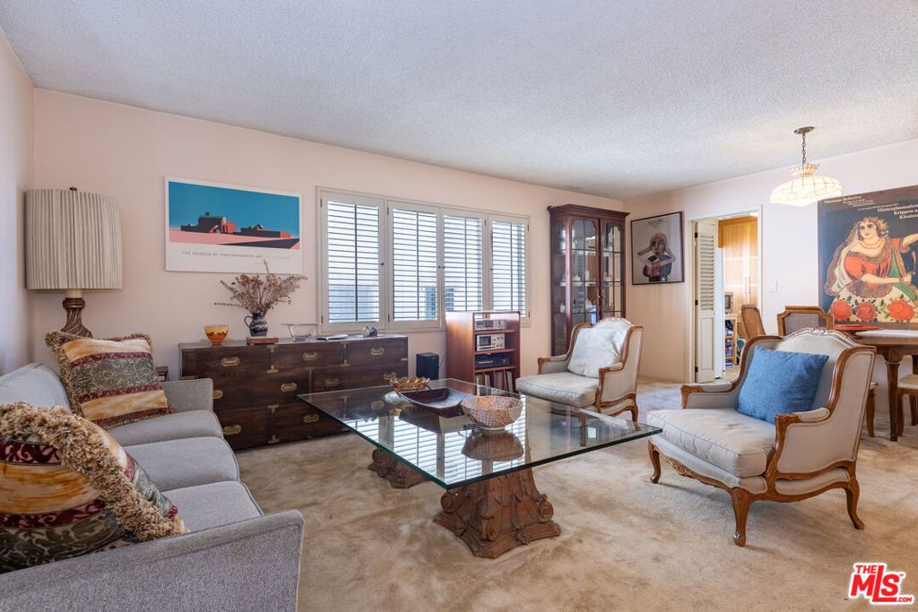 11639 Chenault Street 302, Los Angeles, CA 90049 — photo 5