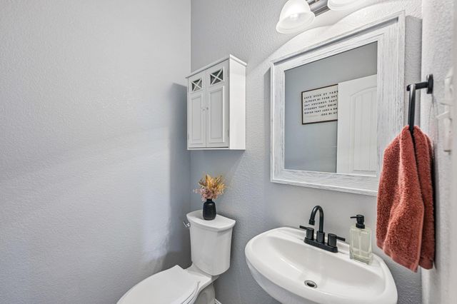 197 Bloomsbury DR, Kyle, TX 78640