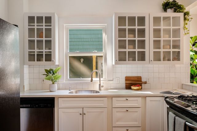20 Mead St 1, Cambridge, MA 02140