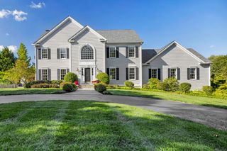 9 Lantern Hill Lane, Guilford, CT 06437