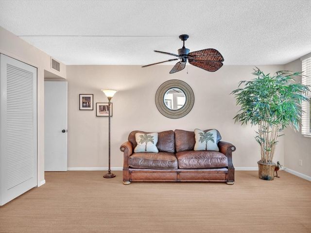 1147 Hillsboro Mile 802, Hillsboro Beach, FL 33062