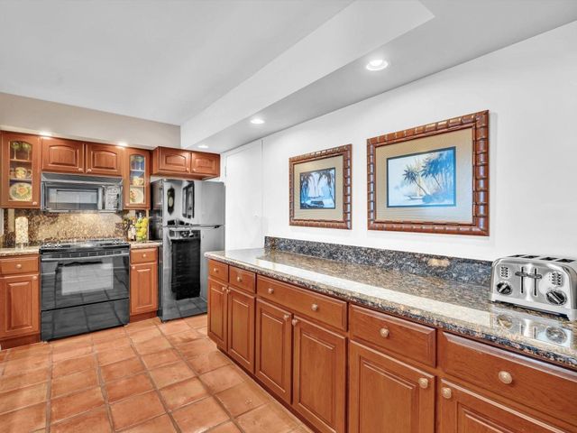 1147 Hillsboro Mile 802, Hillsboro Beach, FL 33062