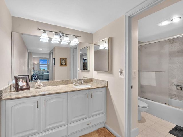 1147 Hillsboro Mile 802, Hillsboro Beach, FL 33062