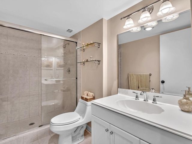 1147 Hillsboro Mile 802, Hillsboro Beach, FL 33062