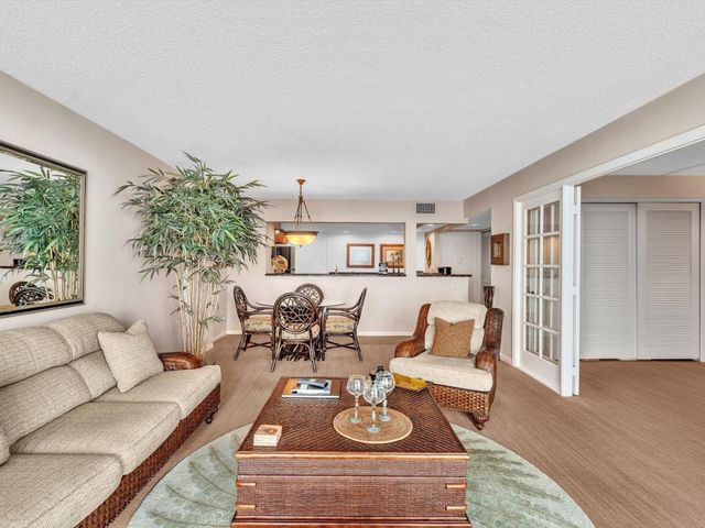 1147 Hillsboro Mile 802, Hillsboro Beach, FL 33062