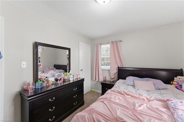 1342 Tredwell Drive, Winston-salem, NC 27103