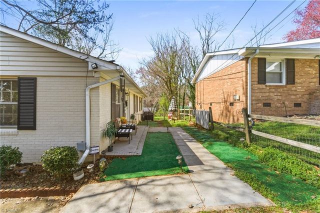 1342 Tredwell Drive, Winston-salem, NC 27103