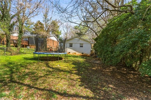 1342 Tredwell Drive, Winston-salem, NC 27103