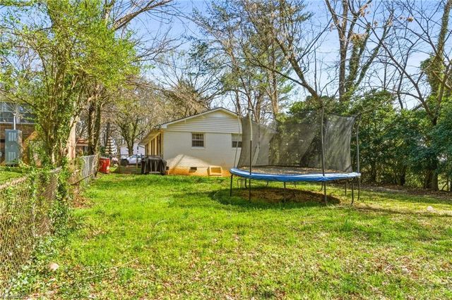 1342 Tredwell Drive, Winston-salem, NC 27103