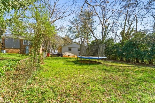 1342 Tredwell Drive, Winston-salem, NC 27103