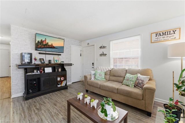 1342 Tredwell Drive, Winston-salem, NC 27103