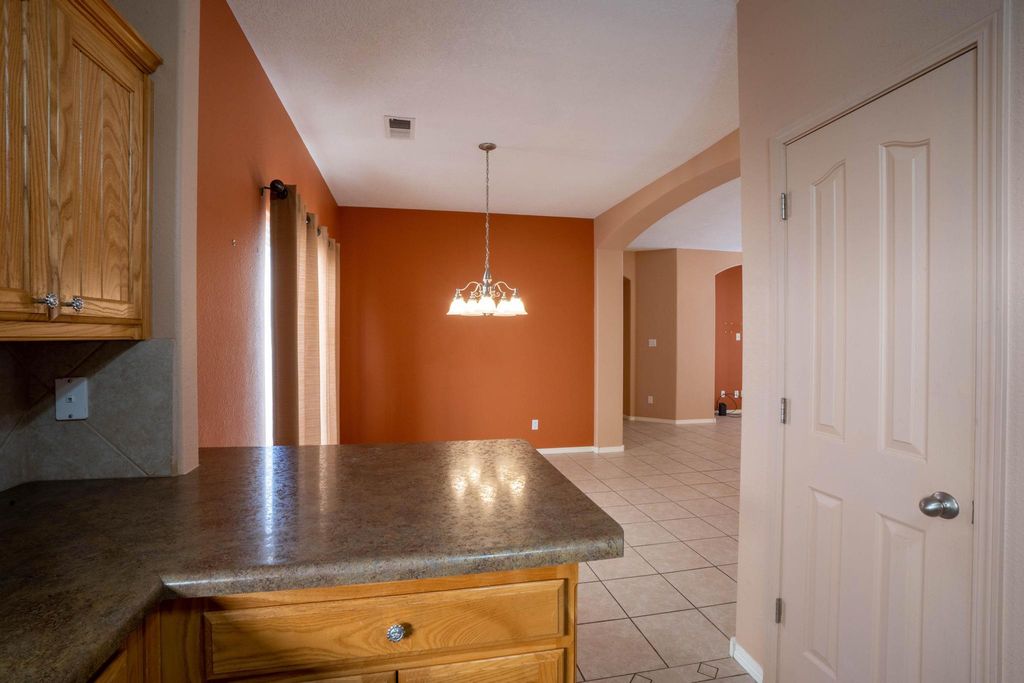 Image 11 of property listing at 829 Bosque Vista Drive, Bernalillo, NM 87004