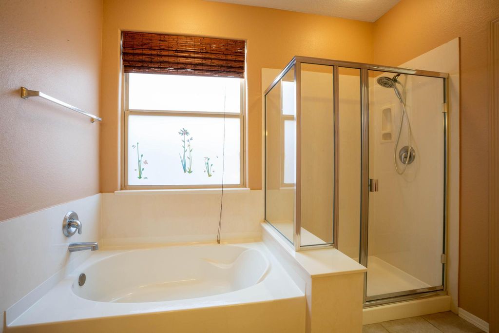 Image 16 of property listing at 829 Bosque Vista Drive, Bernalillo, NM 87004