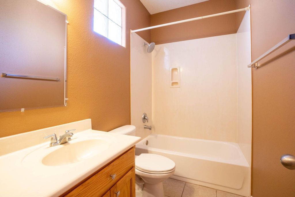 Image 19 of property listing at 829 Bosque Vista Drive, Bernalillo, NM 87004