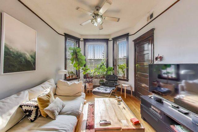 3621 N Ravenswood Avenue, Chicago, IL 60613