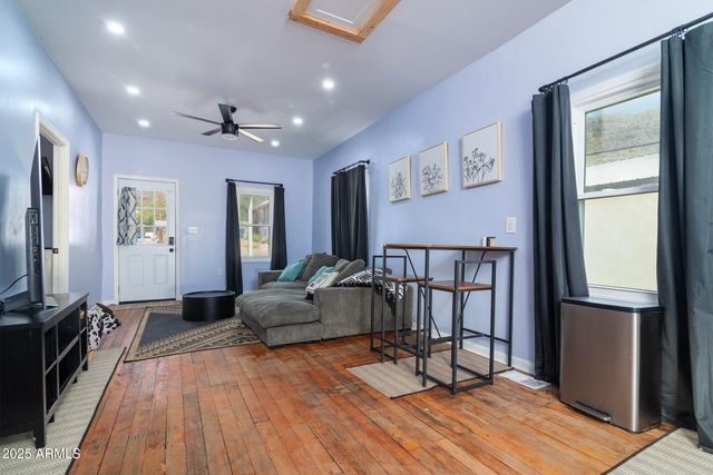 187 W Copper Street, Superior, AZ 85173