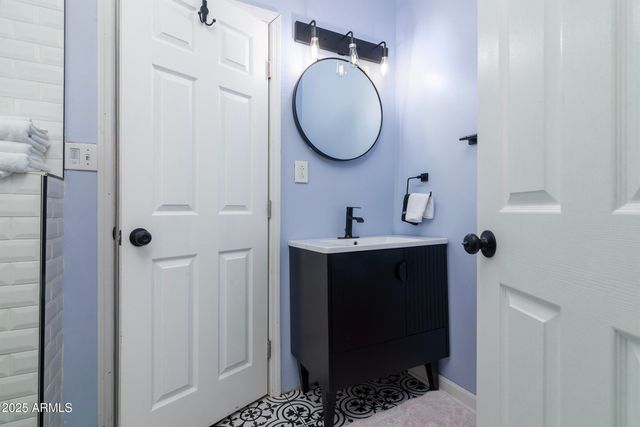 187 W Copper Street, Superior, AZ 85173