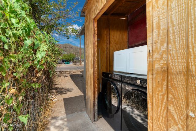 187 W Copper Street, Superior, AZ 85173