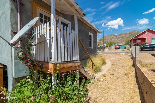 187 W Copper Street, Superior, AZ 85173