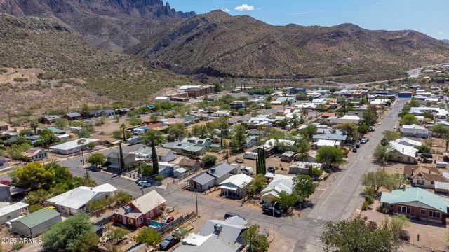 187 W Copper Street, Superior, AZ 85173