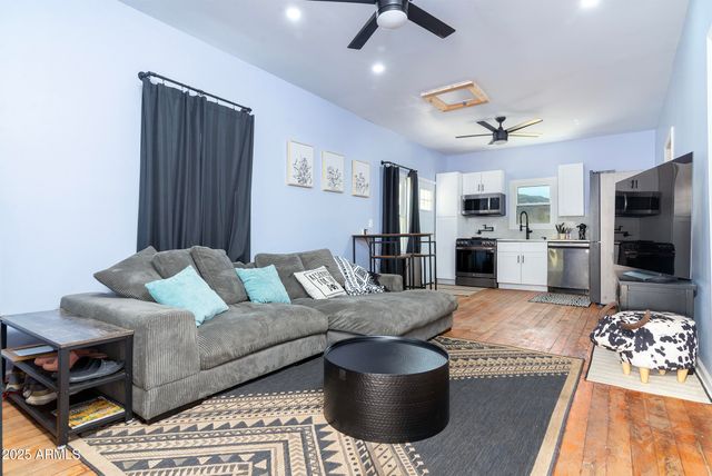 187 W Copper Street, Superior, AZ 85173