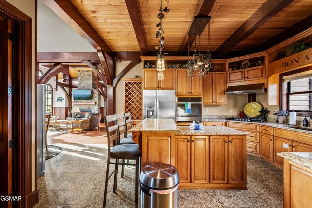 3050 Summit Trails Drive, Sevierville, TN 37876