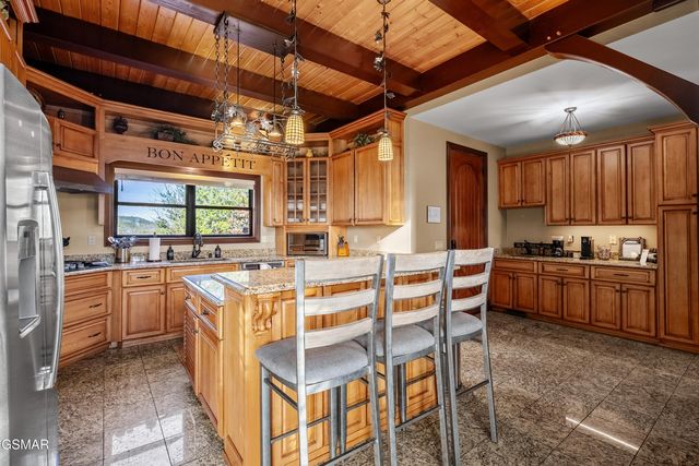 3050 Summit Trails Drive, Sevierville, TN 37876