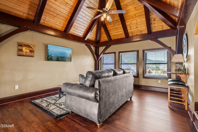 3050 Summit Trails Drive, Sevierville, TN 37876