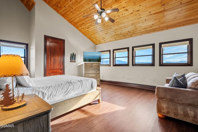 3050 Summit Trails Drive, Sevierville, TN 37876