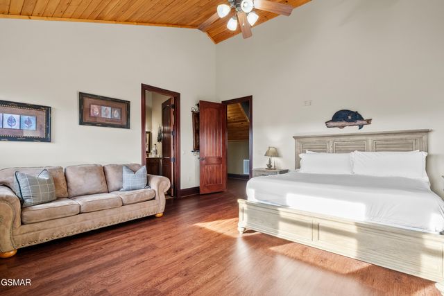 3050 Summit Trails Drive, Sevierville, TN 37876