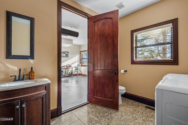 3050 Summit Trails Drive, Sevierville, TN 37876