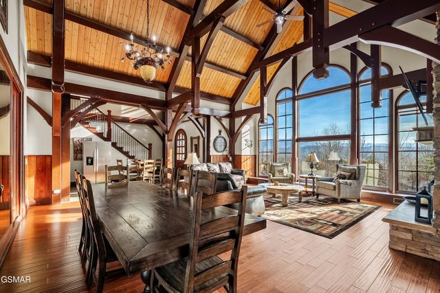 3050 Summit Trails Drive, Sevierville, TN 37876