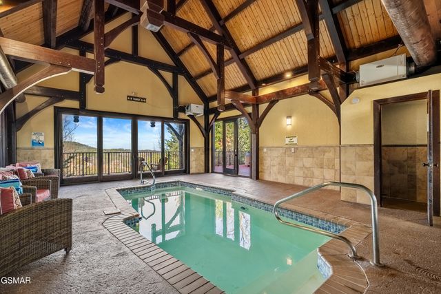 3050 Summit Trails Drive, Sevierville, TN 37876