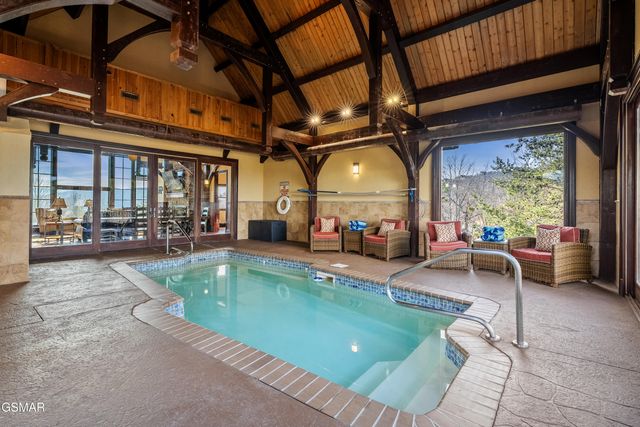 3050 Summit Trails Drive, Sevierville, TN 37876