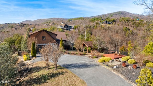 3050 Summit Trails Drive, Sevierville, TN 37876