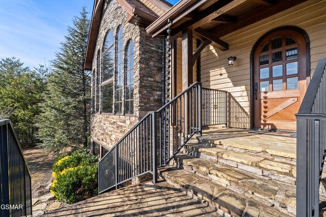 3050 Summit Trails Drive, Sevierville, TN 37876
