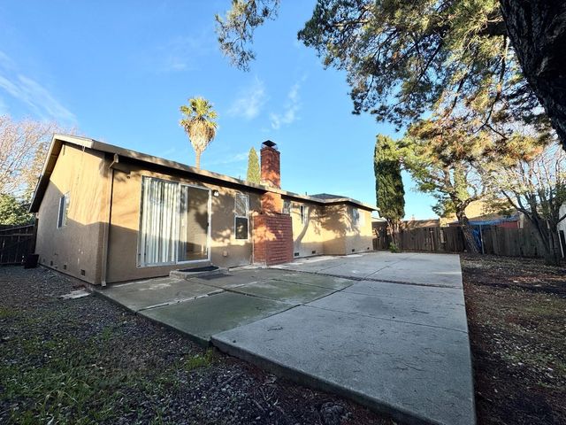 73 Chipman Lane, Suisun City, CA 94585