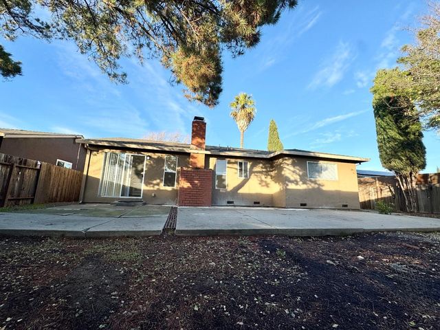 73 Chipman Lane, Suisun City, CA 94585