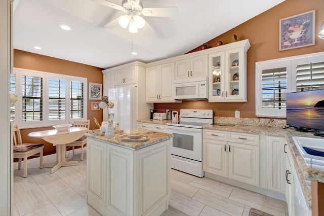 8240 Waterline Drive, Boynton Beach, FL 33472