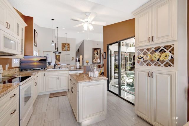 8240 Waterline Drive, Boynton Beach, FL 33472