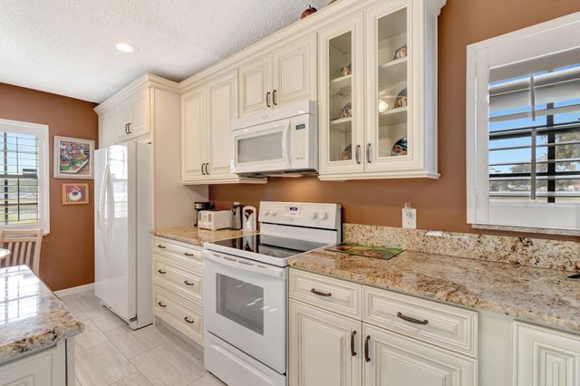 8240 Waterline Drive, Boynton Beach, FL 33472